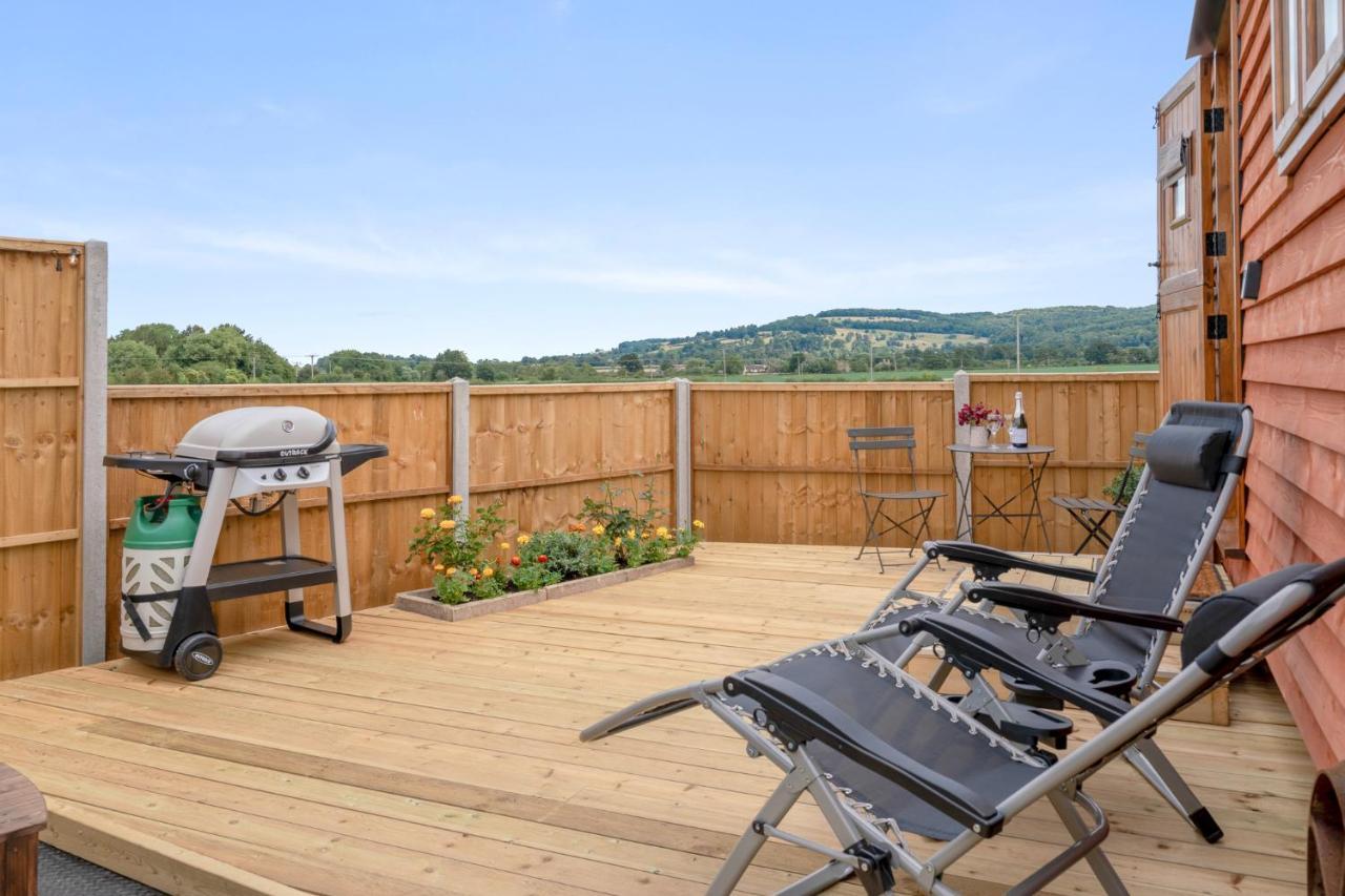Outbak Shepherds Hut Cheltenham Exterior foto